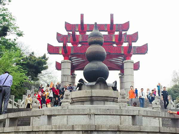 黄鹤隆中品历史 武当金顶抒壮志