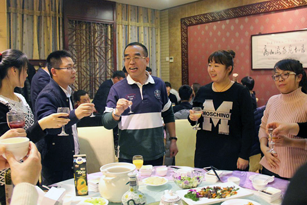 集团ceo/总裁韩晓莅临北京万乘举行总裁荣誉宴